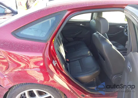 2015 Ford Focus Se z USA, uszkodzony, nr VIN 1FADP3F28FL318291